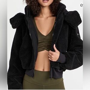 Alo Yoga La winter Sherpa Lined Cropped jacket S Small